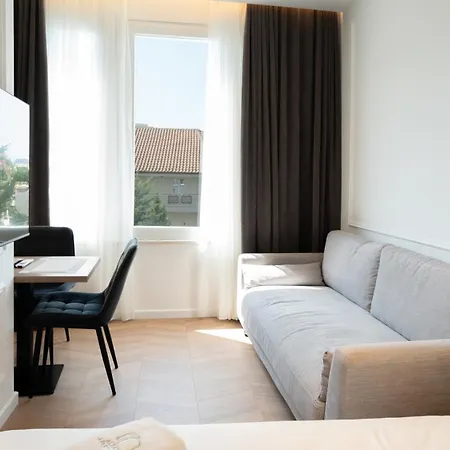 Albani's Apartahotel *