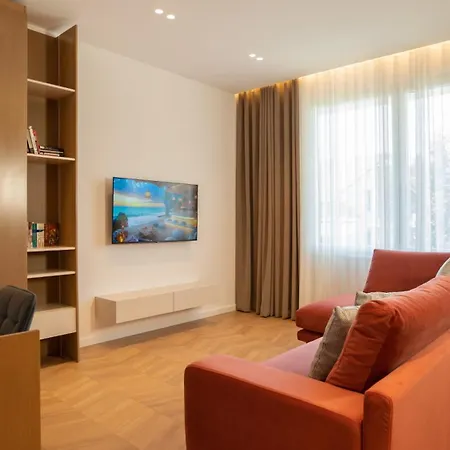 Albani's Aparthotel *