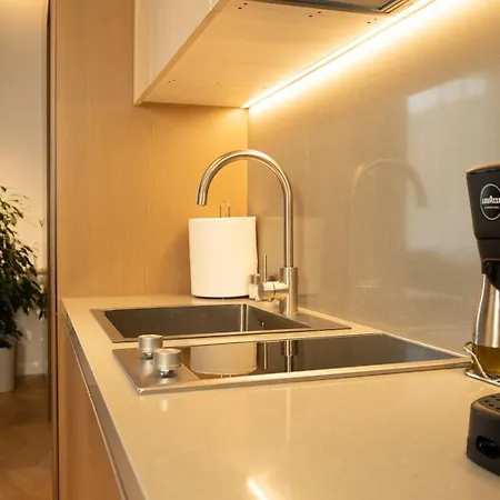 Albani's تيرانا