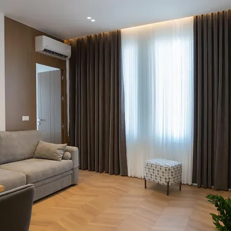 Albani's Aparthotel *